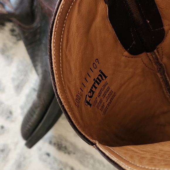 Boots - Picture 5 of 5